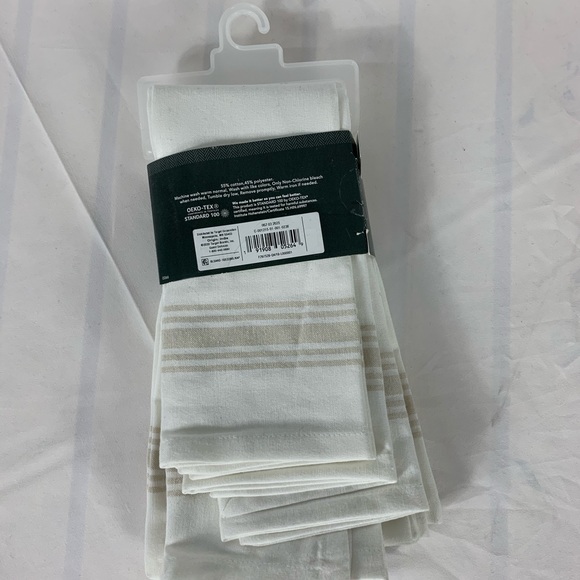 New 8 Pack Threshold Bistro Napkins White Beige - Picture 5 of 9